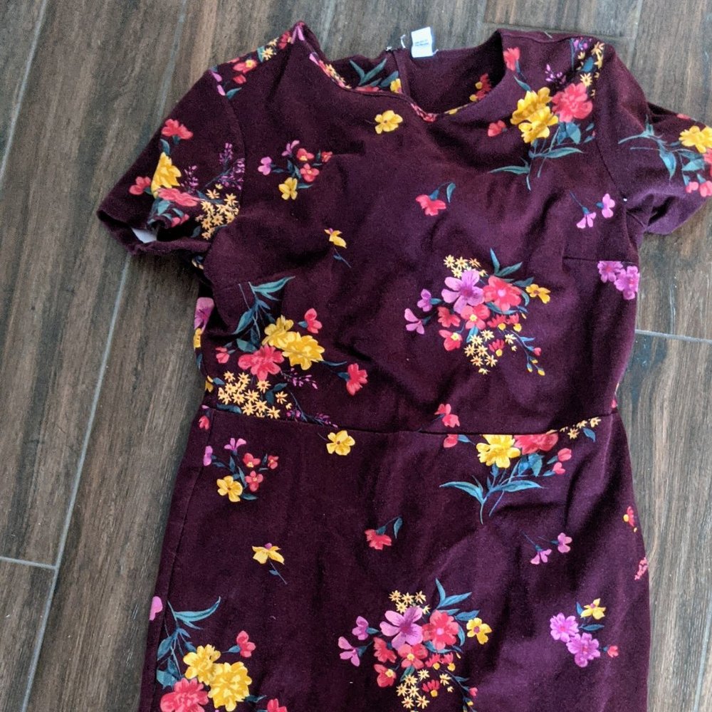 Tall! Old Navy Burgundy Floral Dress Fit and Flare